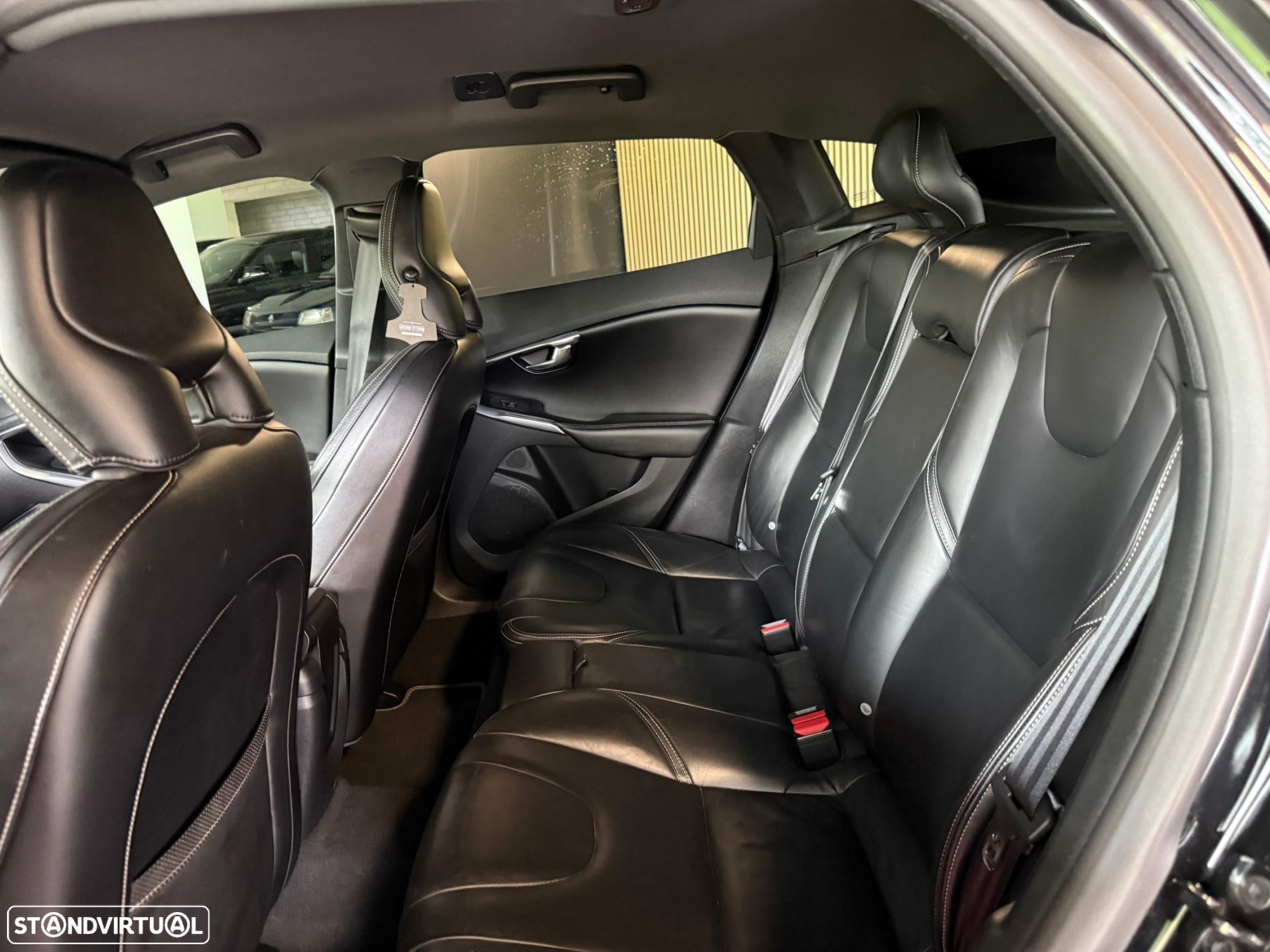 Volvo V40 1.6 D2 R-Design - 18