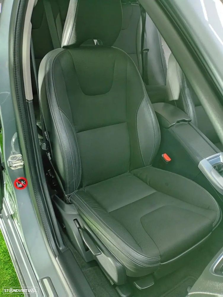 Volvo V60 2.0 D2 R-Design Momentum - 34