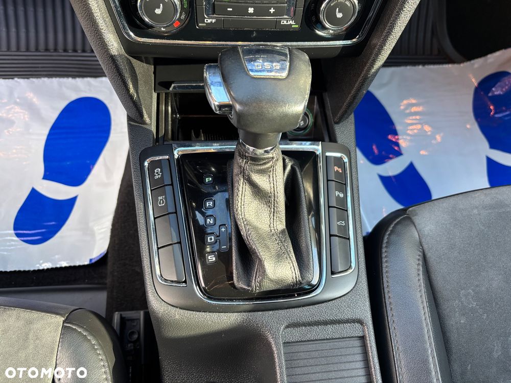Skoda Superb 2.0 TDI DSG Elegance - 35