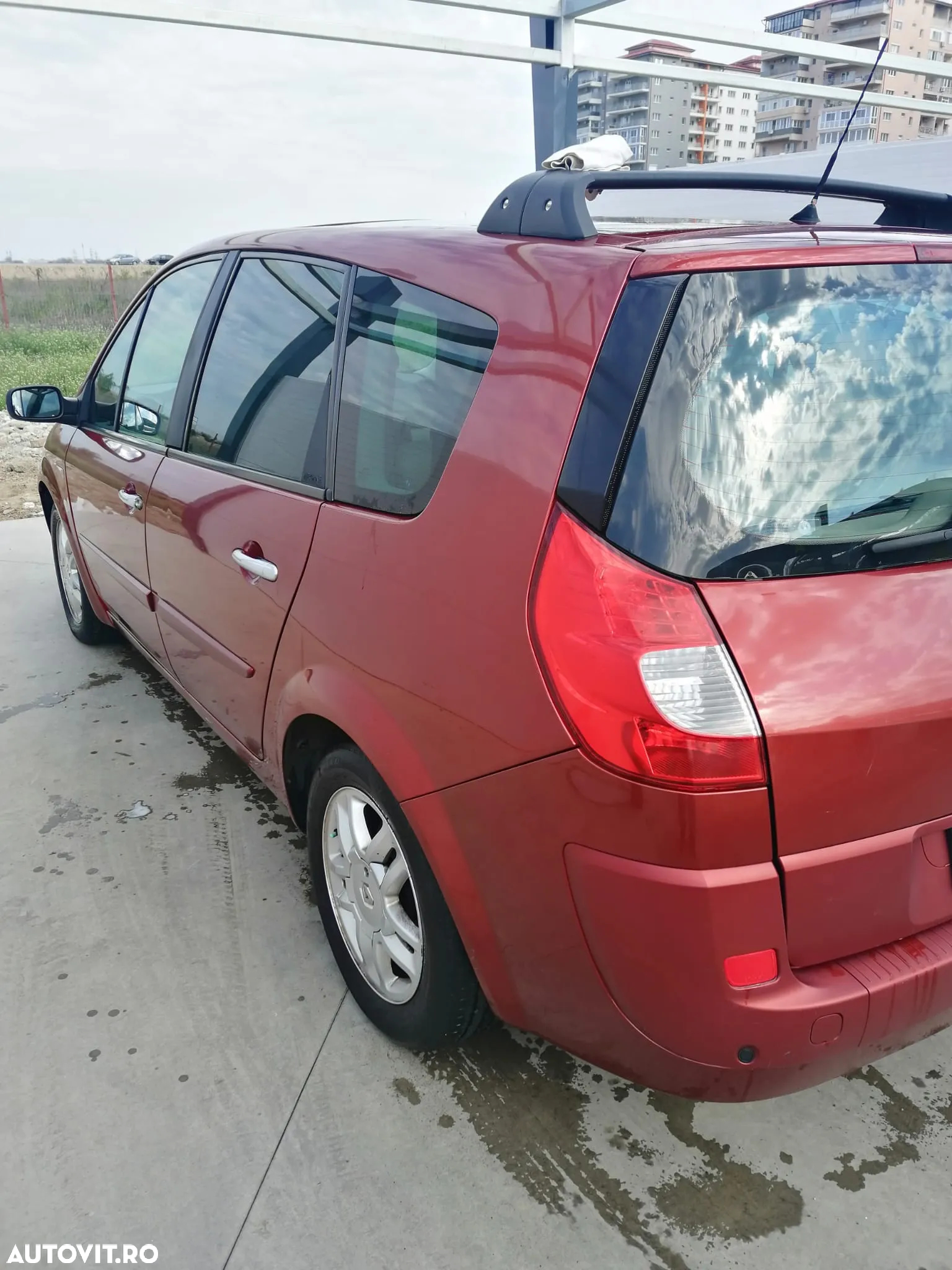 Renault Grand Scenic - 10
