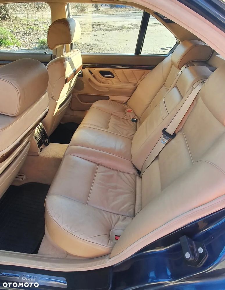 BMW Seria 7 735i L - 5