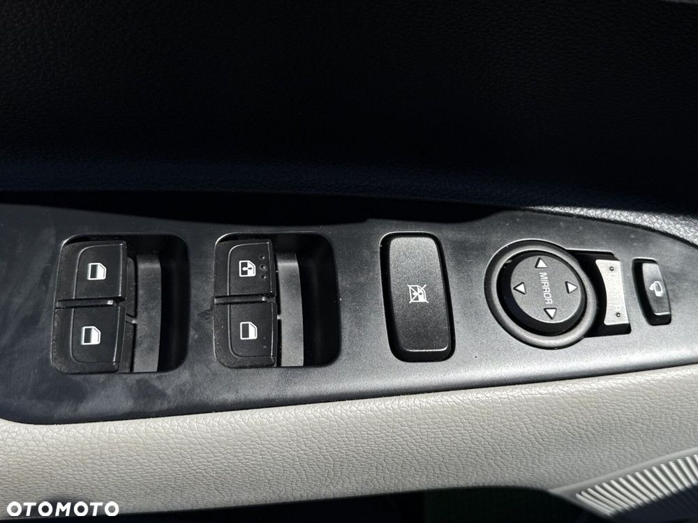Kia Stonic 1.4 L - 12