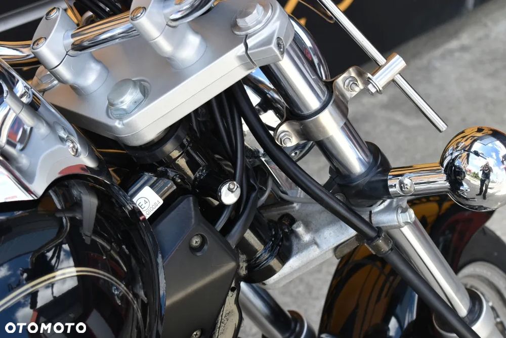 Suzuki Intruder - 29