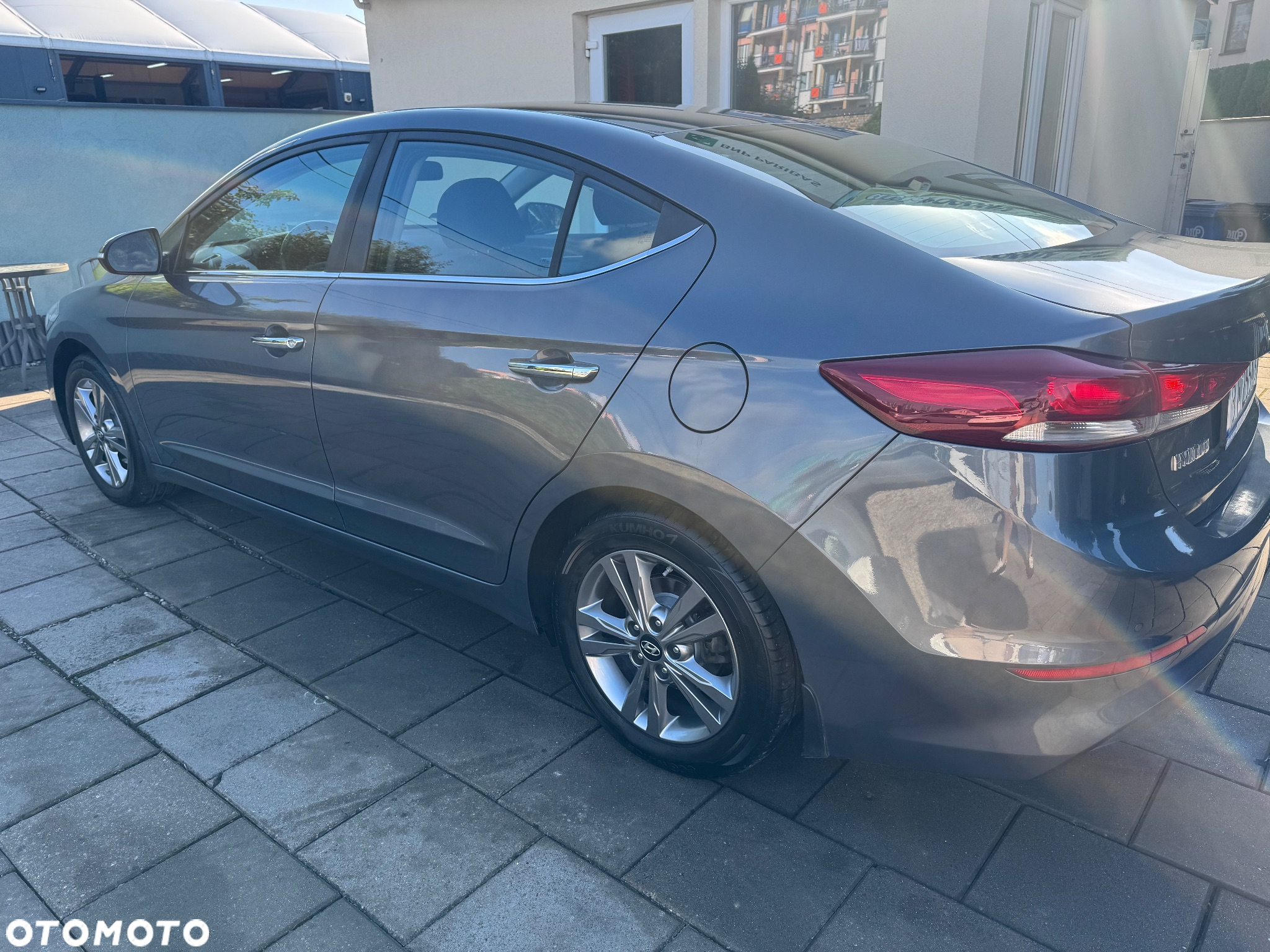 Hyundai Elantra 1.6 Premium - 10