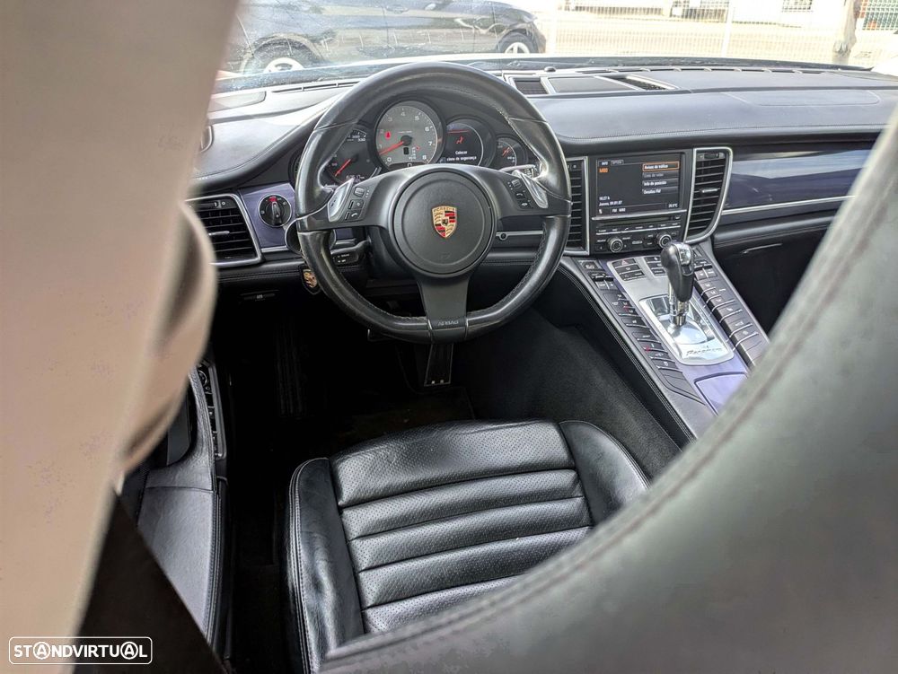 Porsche Panamera - 12