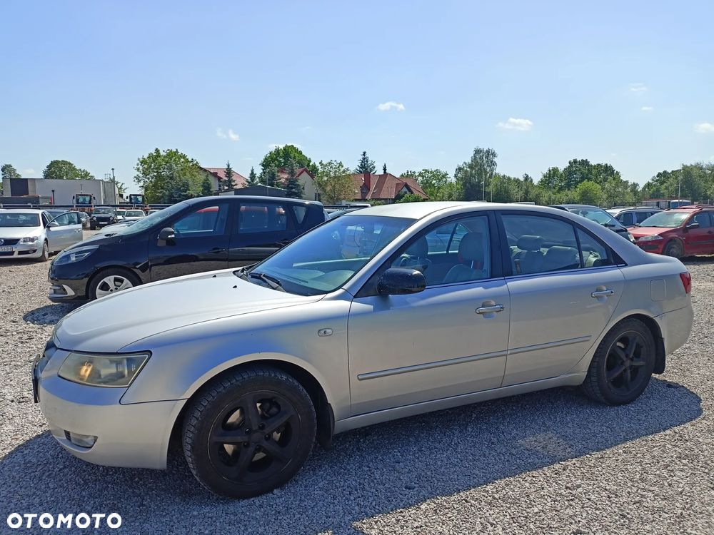 Hyundai Sonata - 1