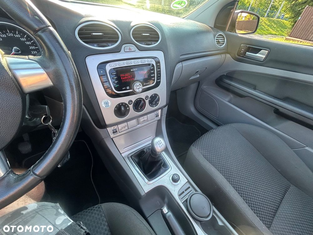 Ford Focus 2.0 16V Sport - 24
