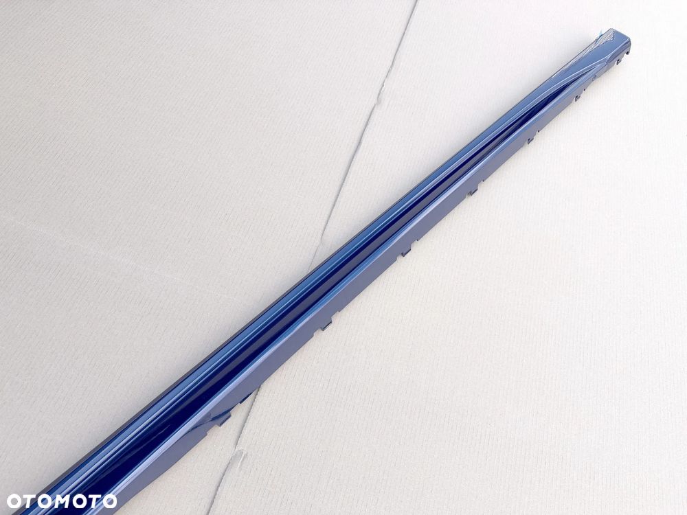 Listwy progowe boczne VW Golf VIII 8 5H0 -R- model, ASO - 12