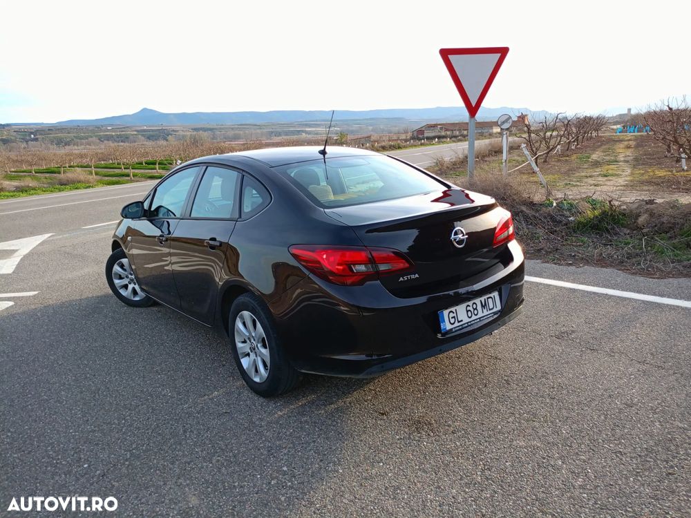 Opel Astra 1.6 TWINPORT ECOTEC Active - 3