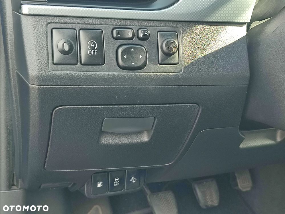 Toyota Avensis 2.0 D-4D Prestige - 11