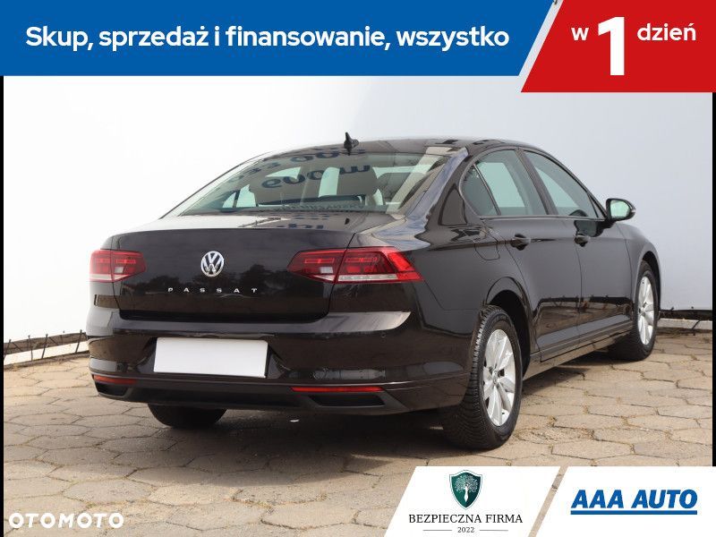 Volkswagen Passat - 6