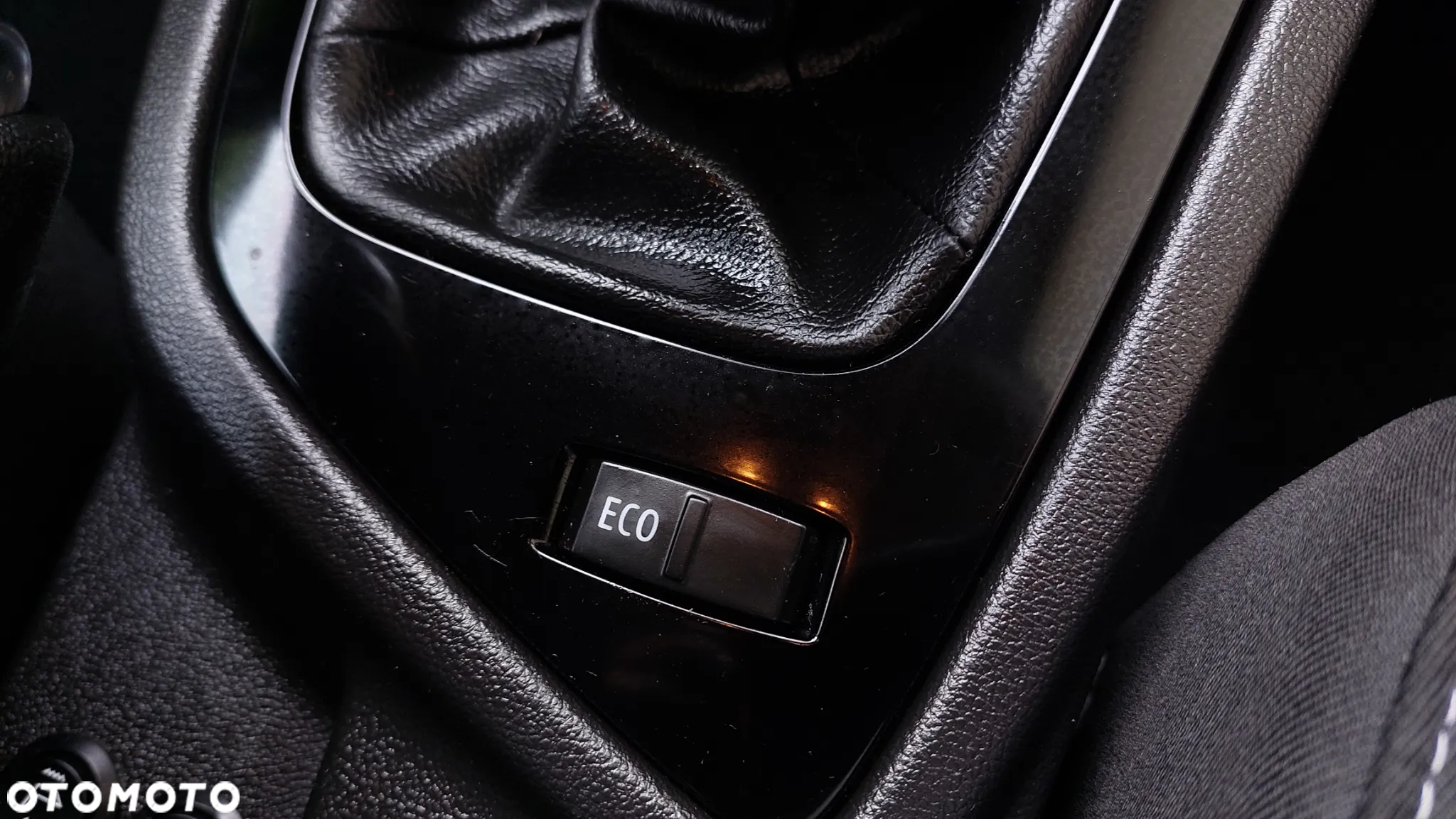 Renault Megane Grandtour ENERGY TCe 115 LIMITED - 32