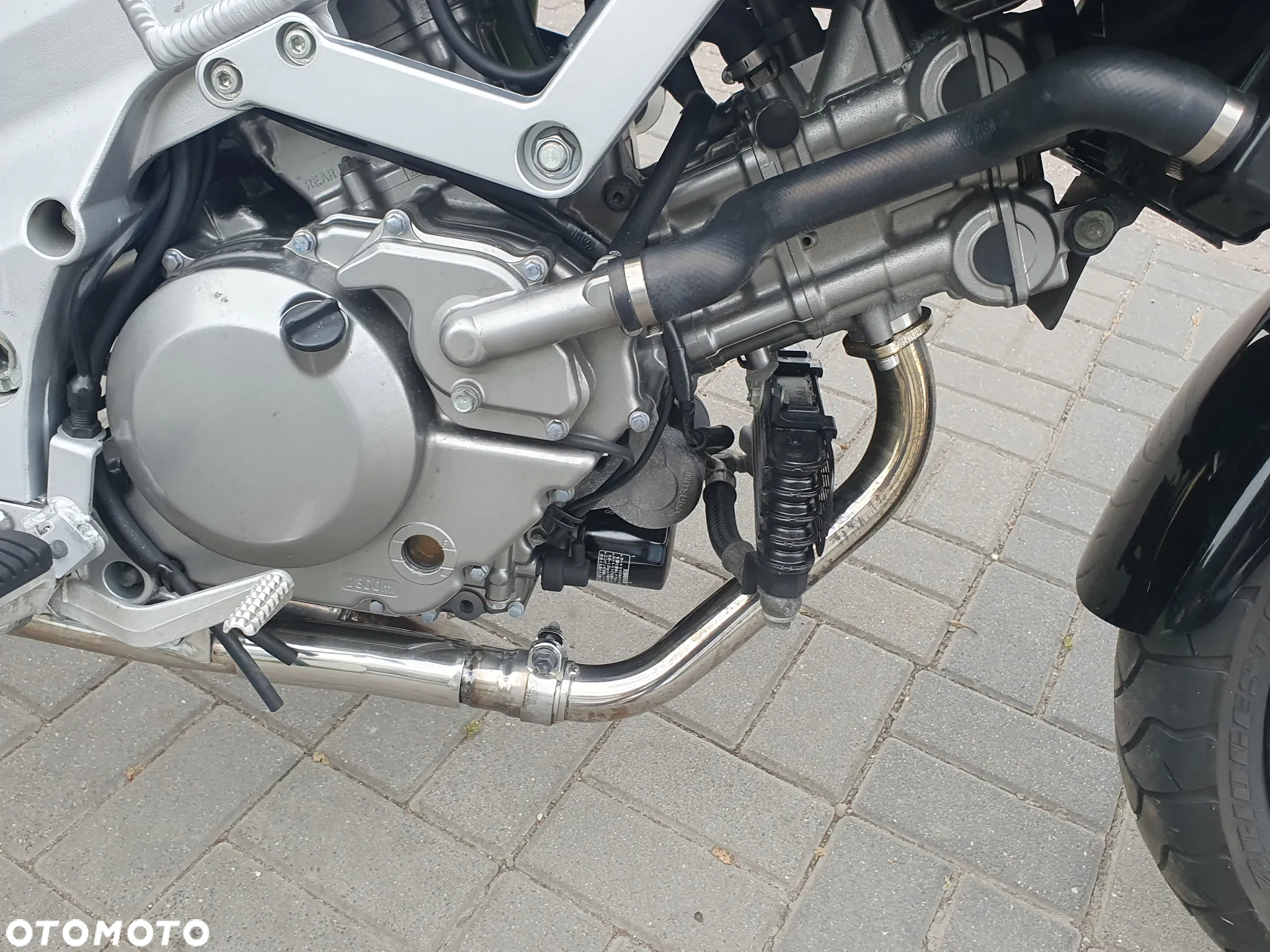 Suzuki V-STROM - 15
