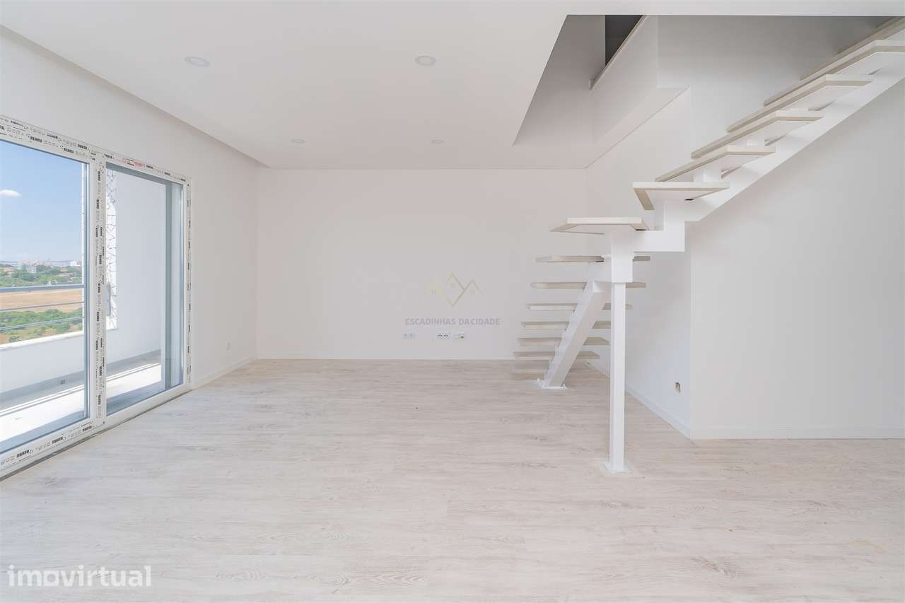 Exclusivo T3+1 Duplex com Amplas Varandas e Sótão de 46m² | Condomínio - Grande imagem: 2/56
