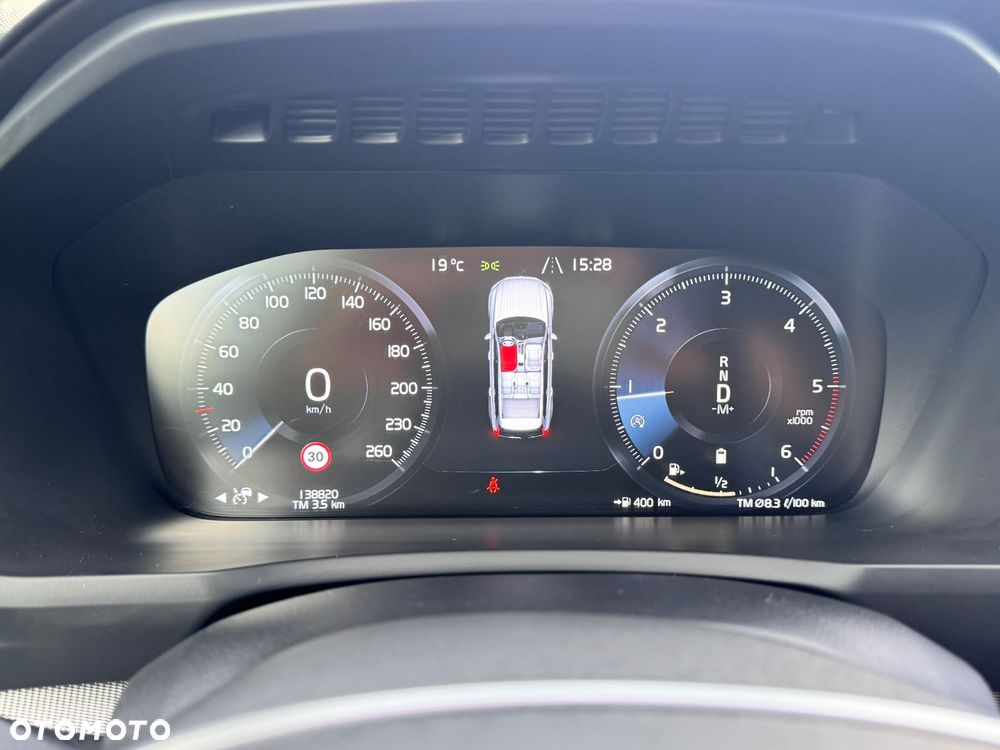 Volvo XC 90 - 8
