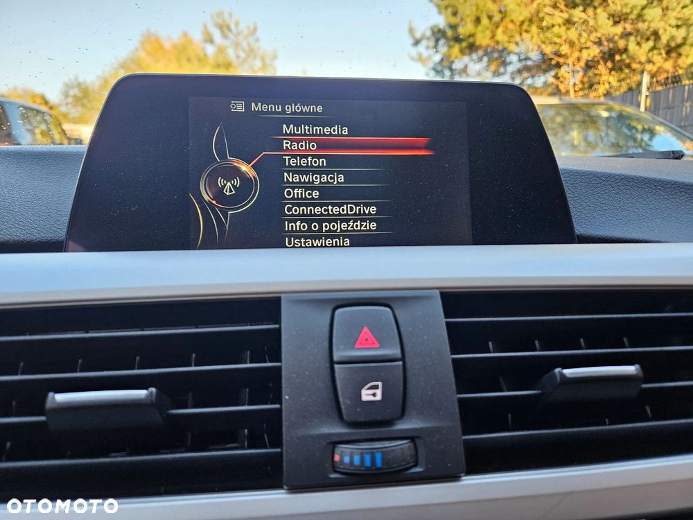 BMW Seria 3 330d xDrive Sport-Aut Luxury Line - 13