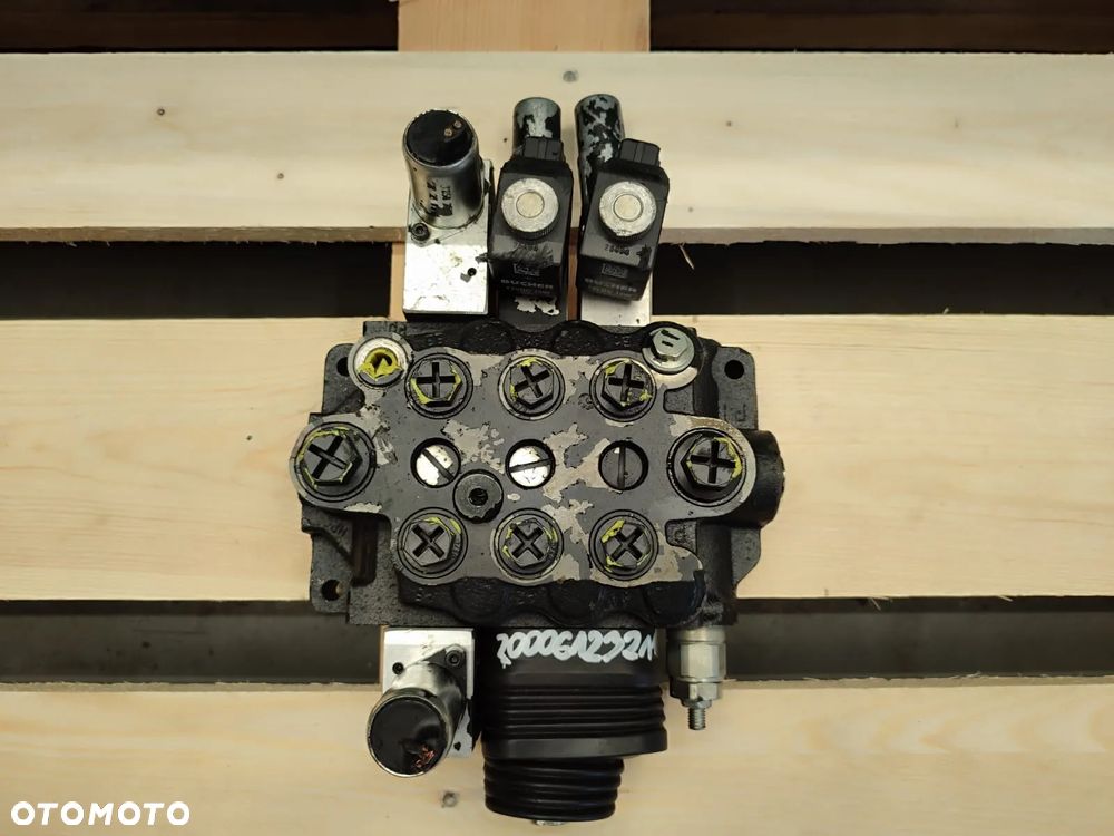 Rozdzielacz hydrauliczny 200061232114 BUCHER - 5