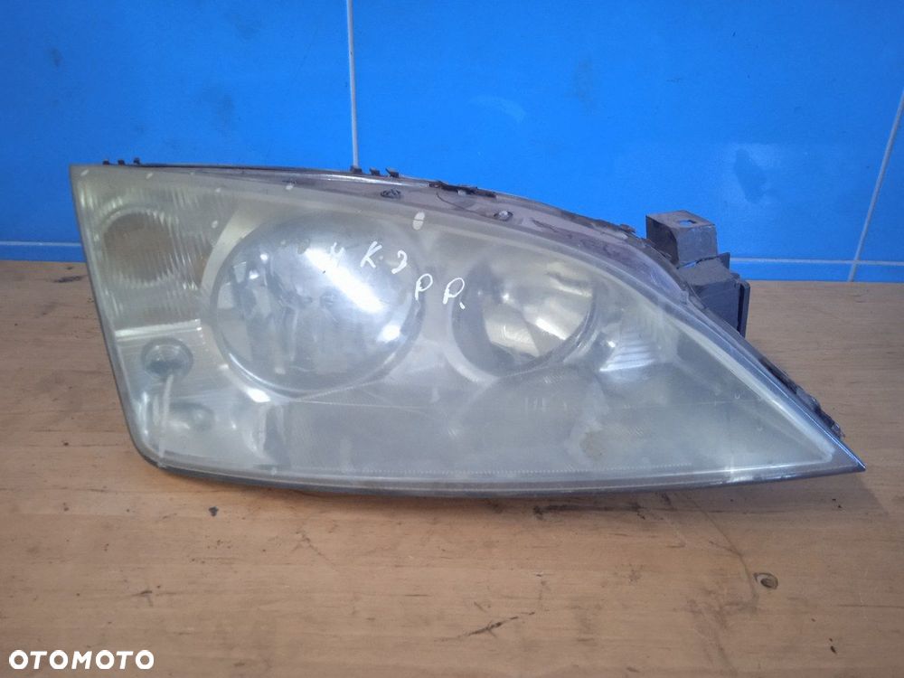 Lampa Prawa Przednia Ford Mondeo MK3 - 1