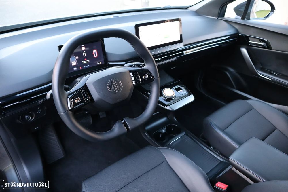 MG MG4 64 kWh Luxury - 17