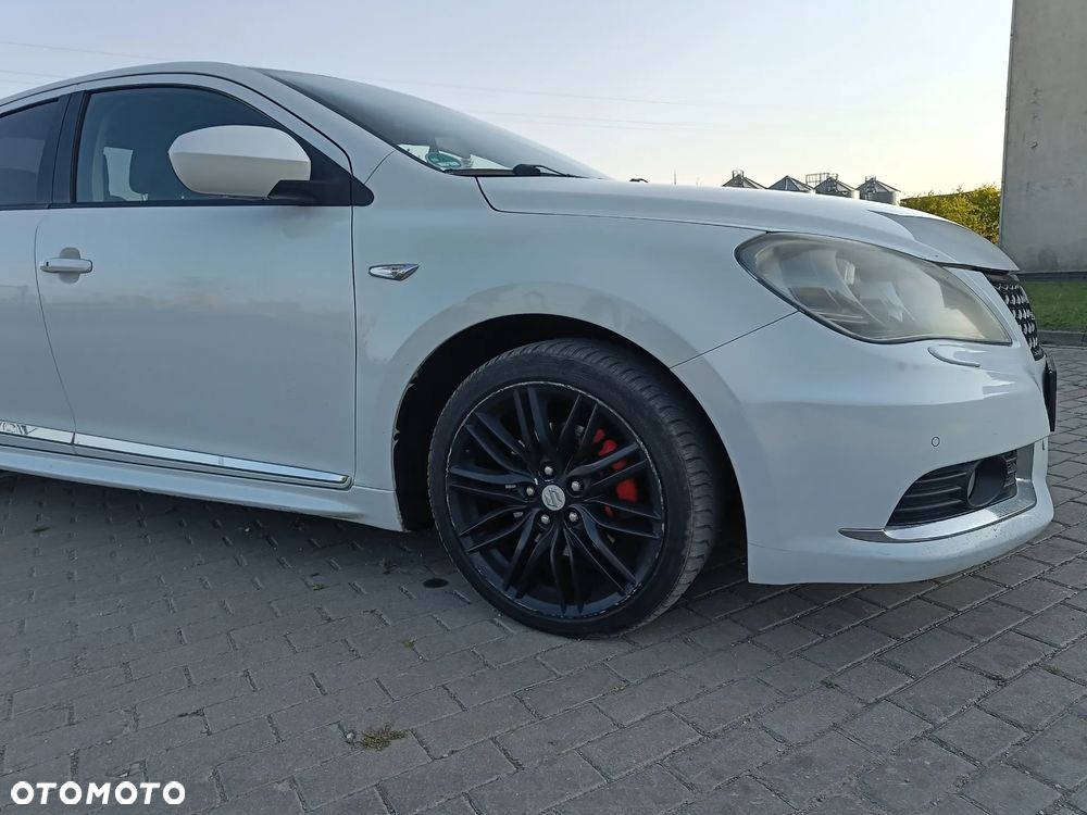 Suzuki Kizashi 2.4 4x4 CVT Sport - 16