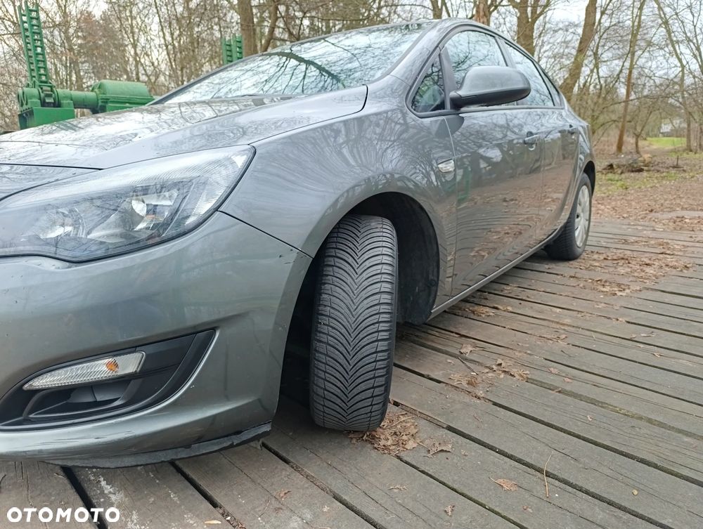 Opel Astra 1.4 T Business EU6 - 5