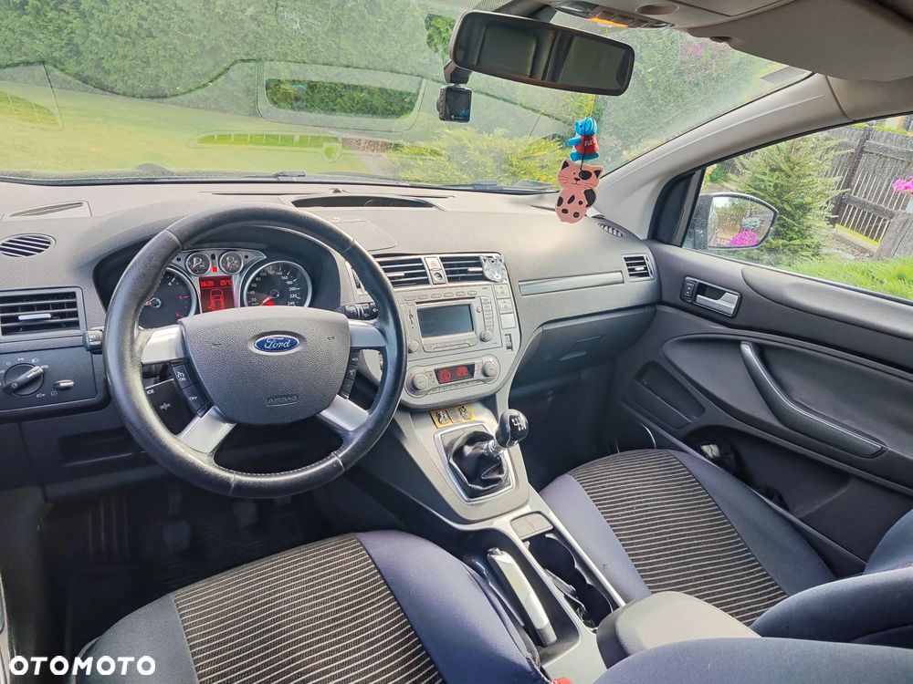 Ford Kuga 2.0 TDCi Titanium - 4