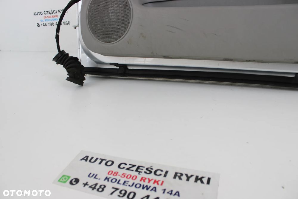 VW Golf IV Bora Drzwi Prawy Przód LA7W - 10
