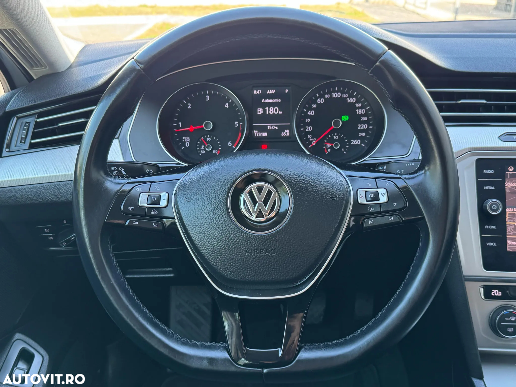 Volkswagen Passat Variant 1.6 TDI SCR DSG Business - 13