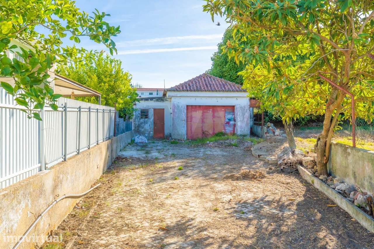 T2 com terreno exclusivo de 195 m2 para renovar | Monte de Caparica - Grande imagem: 5/18