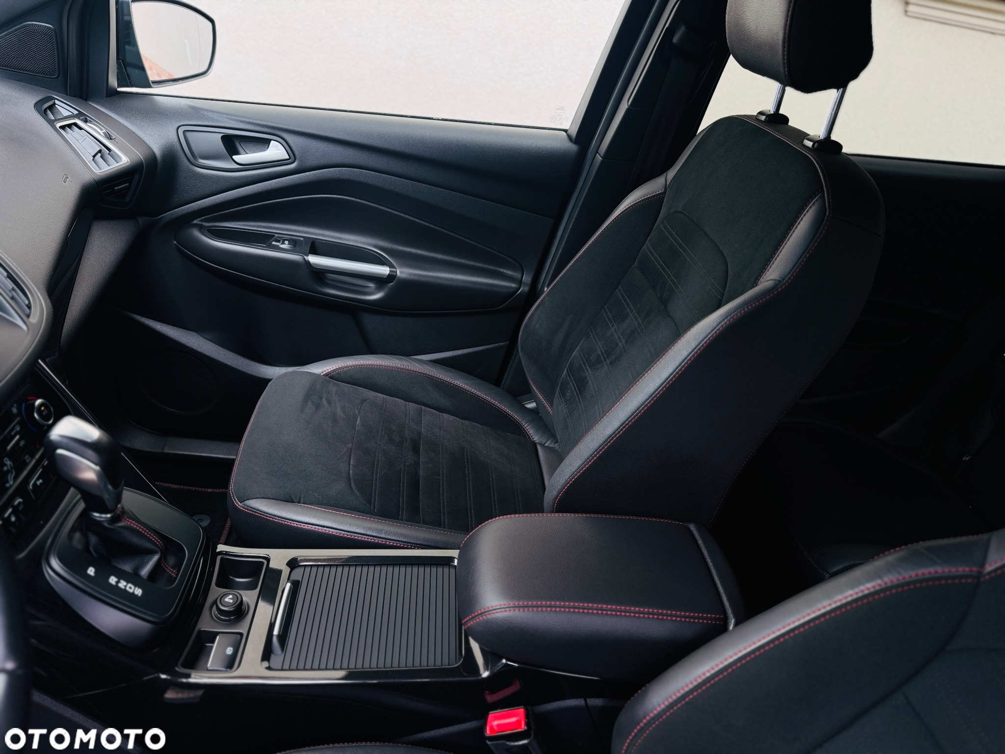 Ford Kuga 1.5 EcoBoost 4x4 ST-Line - 24