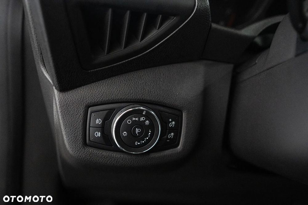 Ford Tourneo Connect - 15