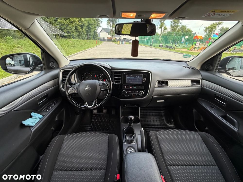 Mitsubishi Outlander 2.2 DI-D 4WD Invite - 10