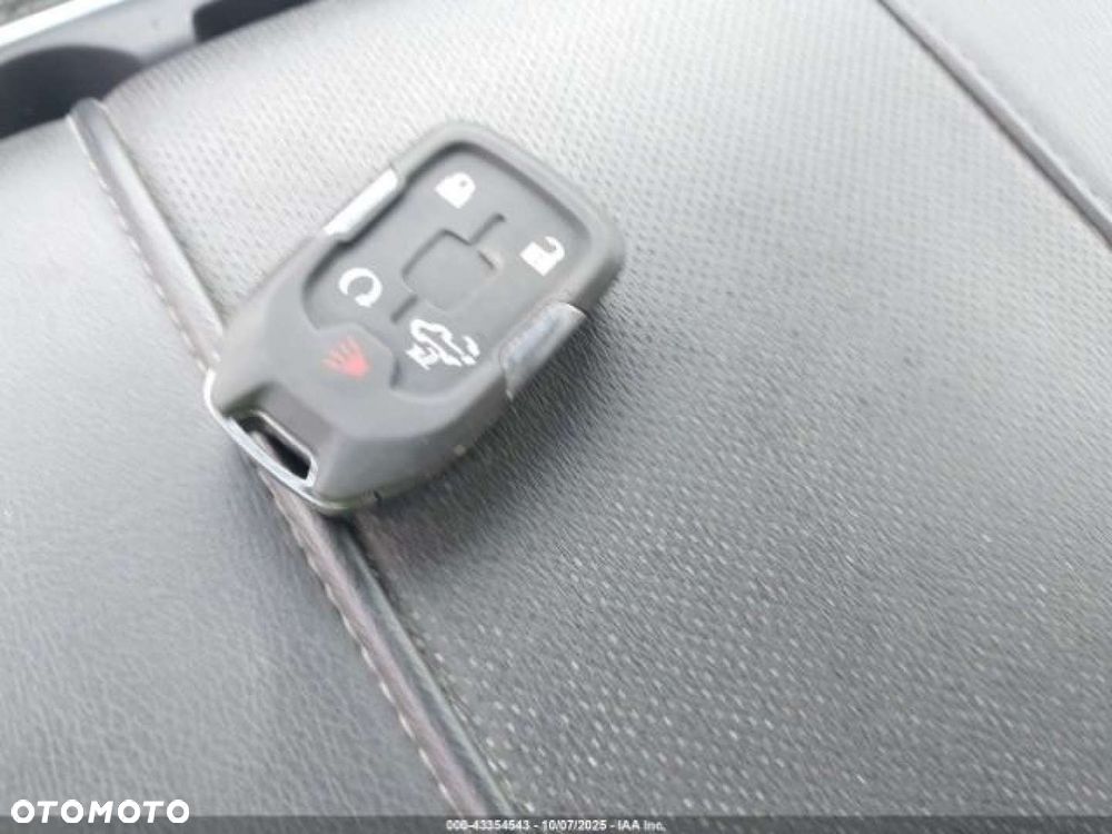 Chevrolet Silverado - 13