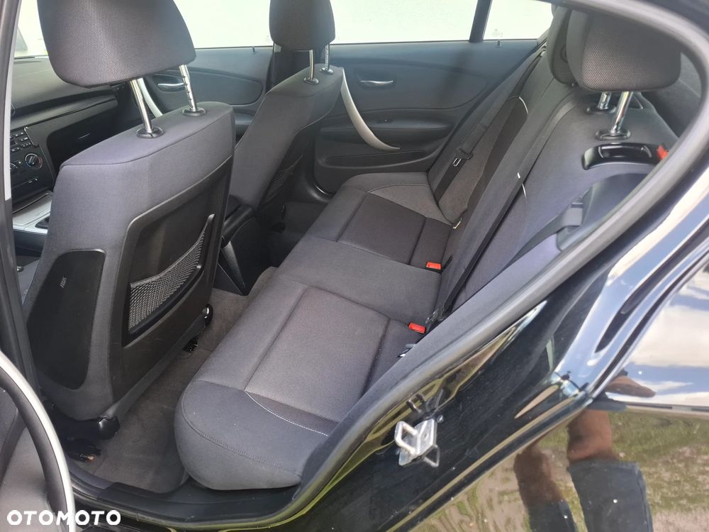 BMW Seria 1 118i - 22