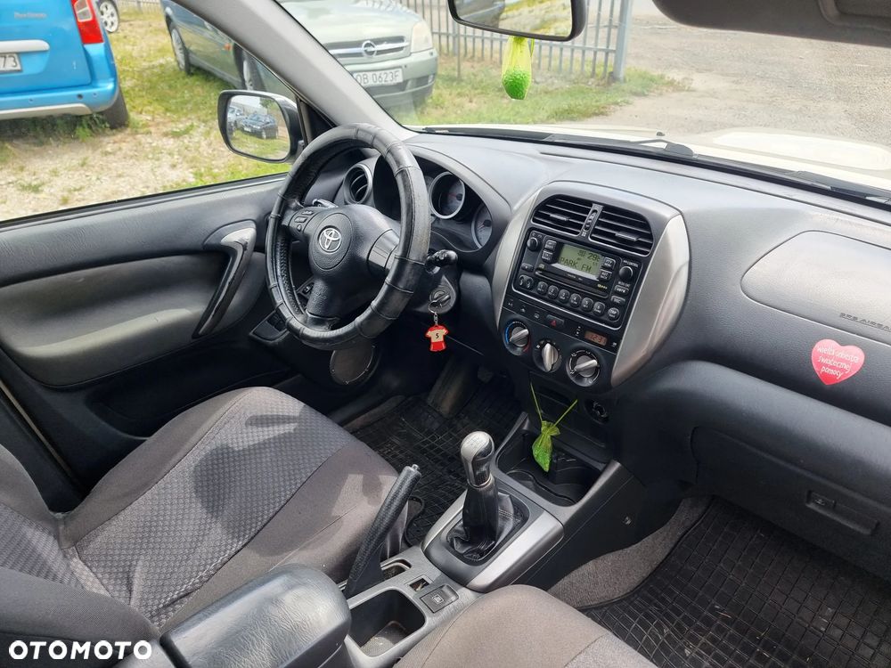 Toyota RAV4 D-4D 4x4 Sol - 19