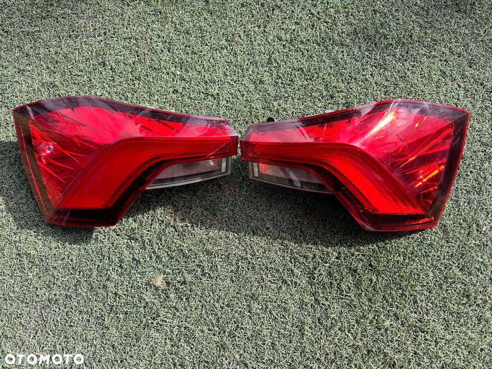 SKODA KAMIQ KAMIK LAMPA TYLNA TYŁ PRAWA LEWA - 1