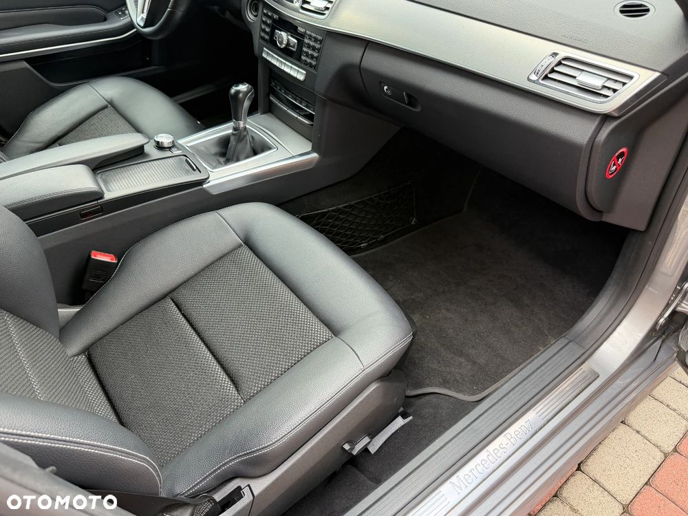 Mercedes-Benz Klasa E 200 Avantgarde - 28