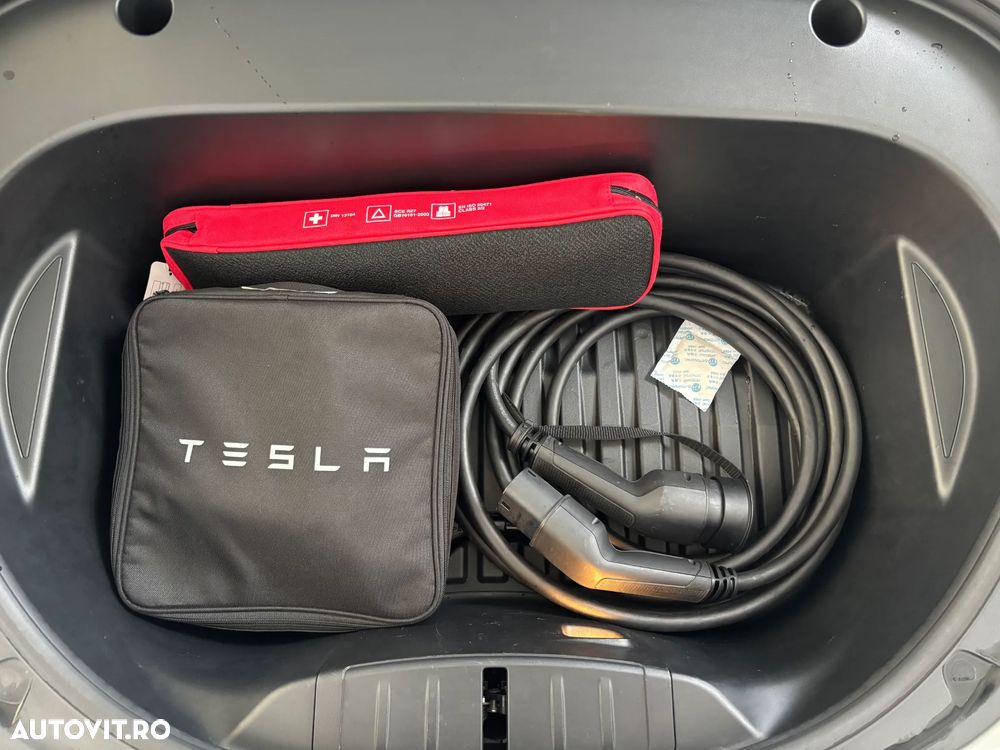 Tesla Model 3 Langstreckenbatterie Allradantrieb Dual Motor - 27