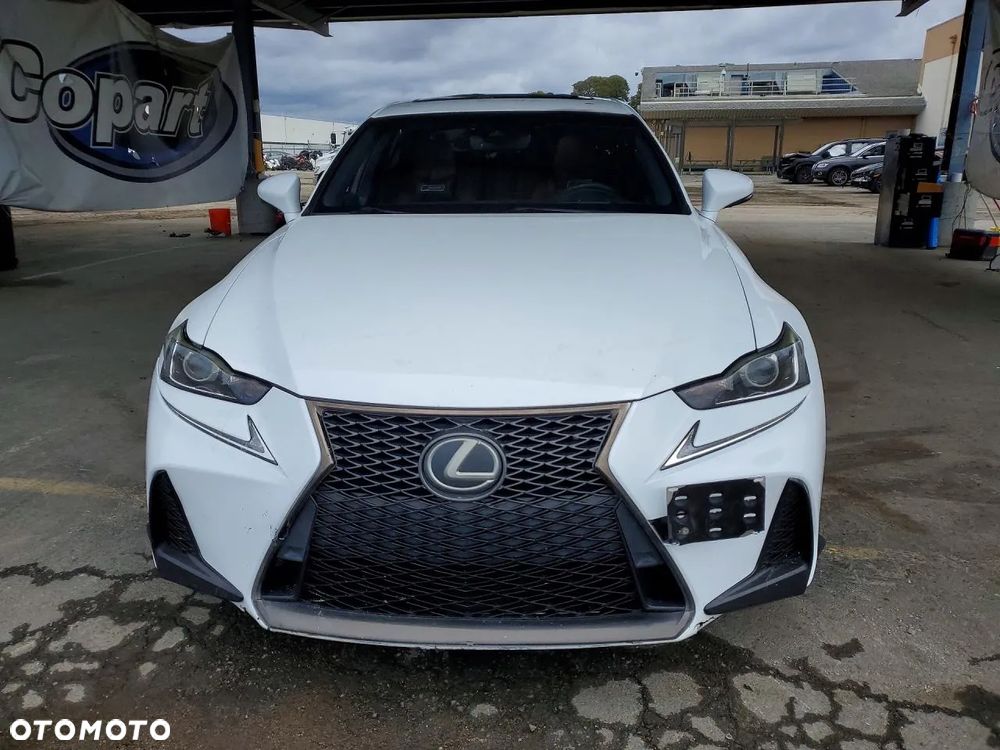 Lexus IS - 5