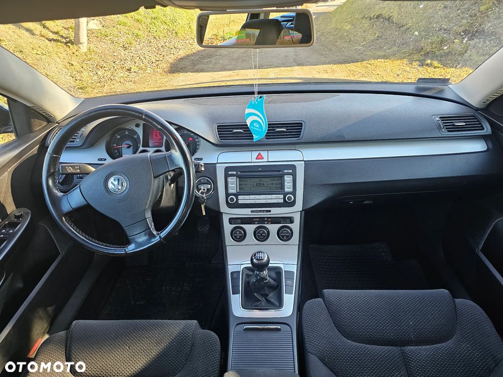 Volkswagen Passat 2.0 TDI Comfortline - 5