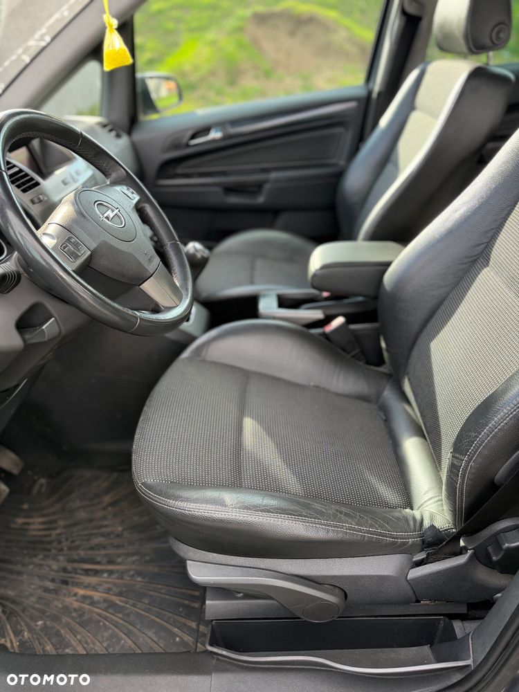 Opel Zafira 2.2 Cosmo - 18