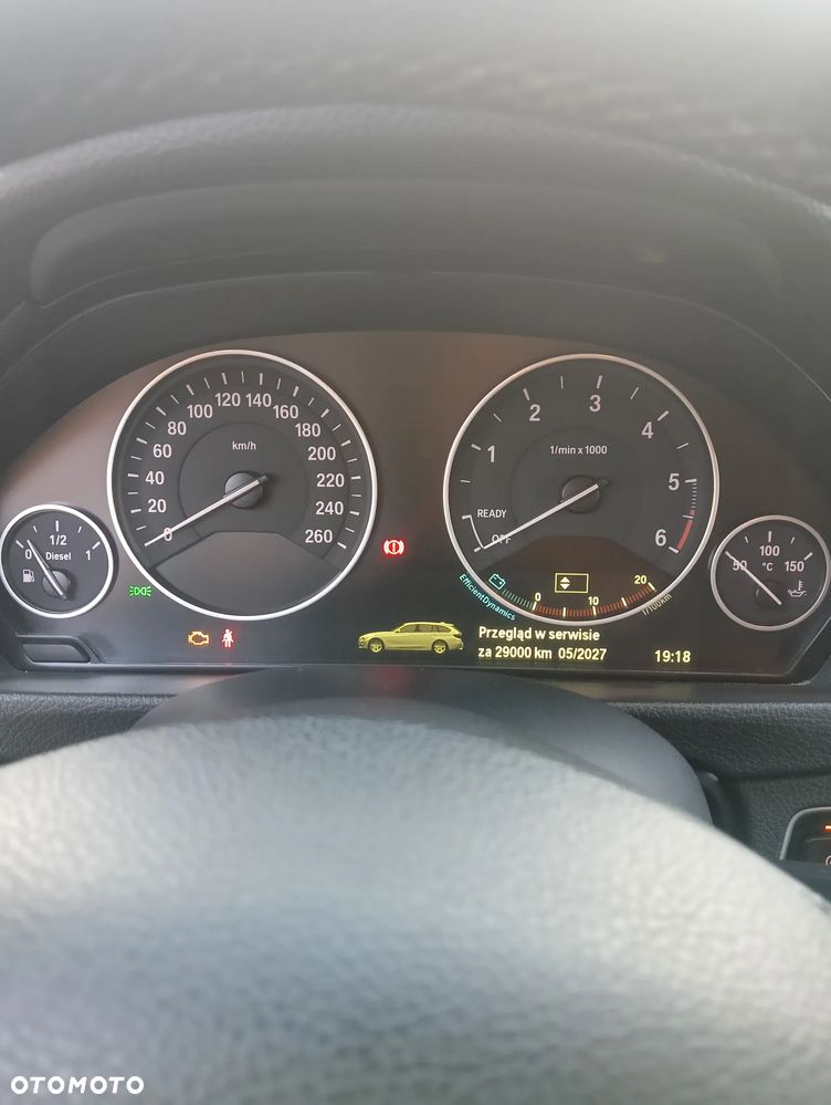 BMW Seria 3 318d - 5