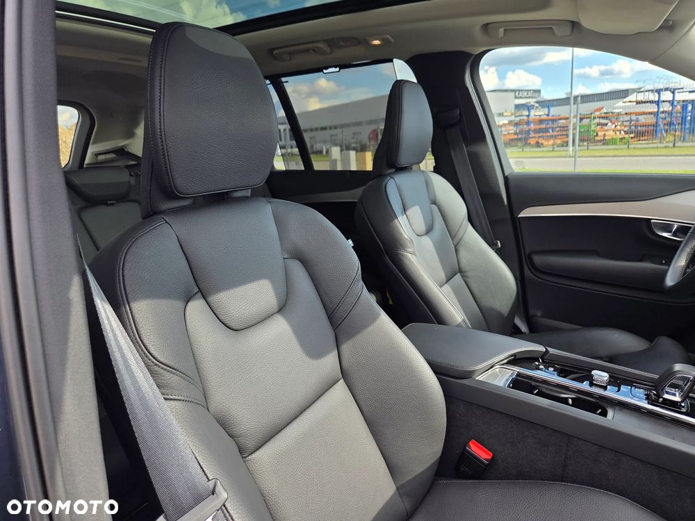 Volvo XC 90 B5 D AWD Plus Bright - 24