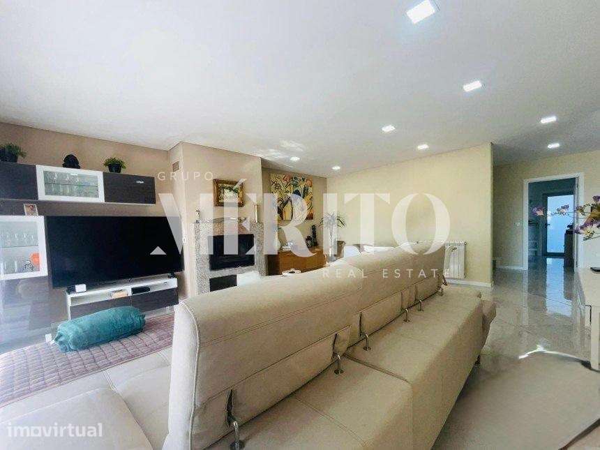 Moradia T3 nas Marinhas com Vista Mar e Excelente Localização - Grande imagem: 4/22