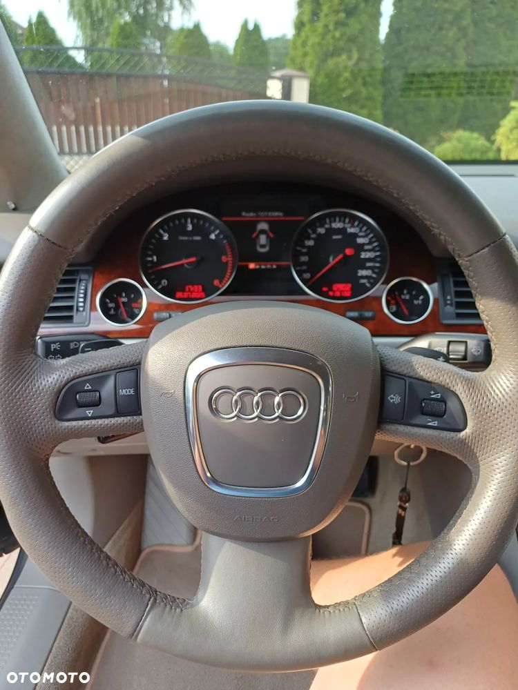 Audi A8 4.2 TDI Quattro - 9