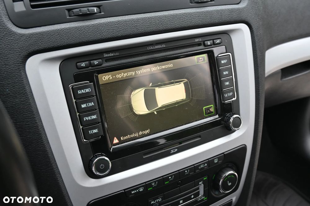 Skoda Octavia 2.0 TDI DSG Laurin & Klement - 36