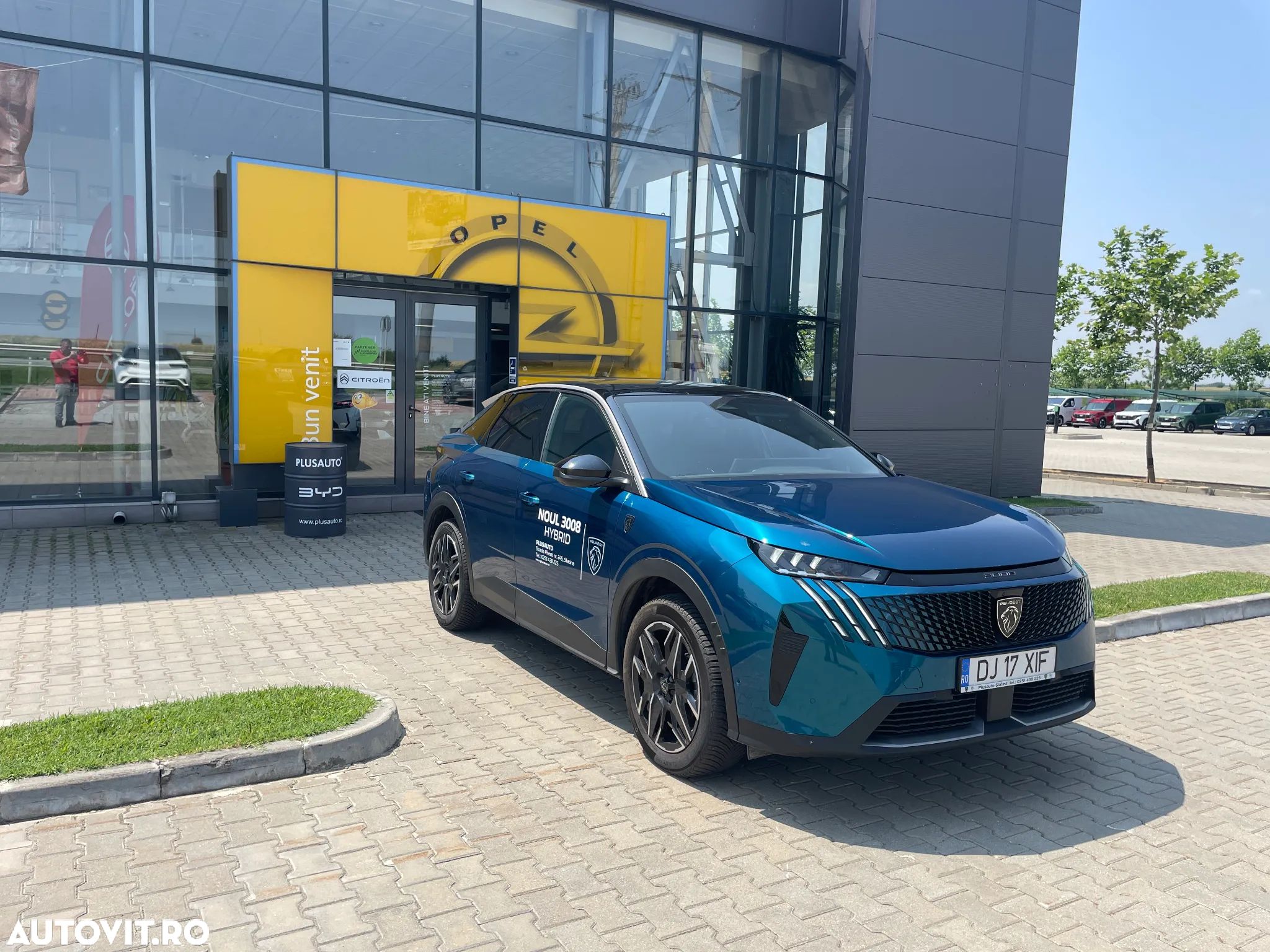 Peugeot 3008 1.2 MHEV 136 e-DCS6 GT - 1
