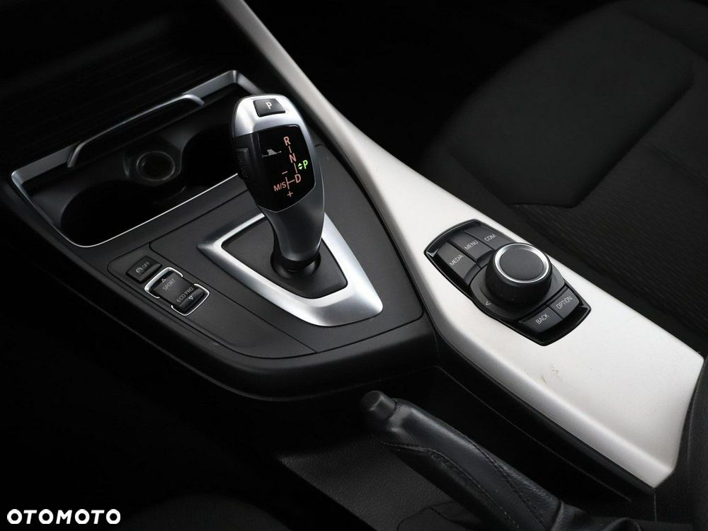 BMW Seria 1 118d Advantage - 29