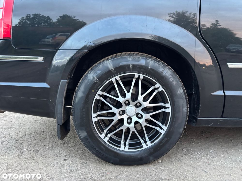 Chrysler Grand Voyager 2.8 CRD Limited - 12