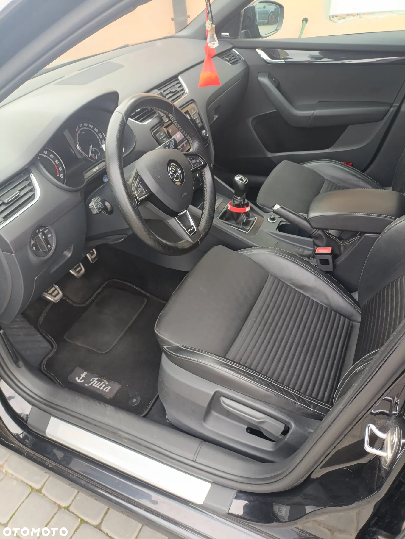Skoda Octavia Combi 2.0 TDI RS - 20